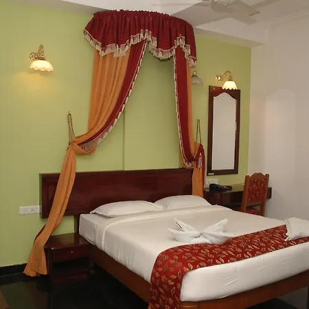 Hotel Theni International Exterior photo
