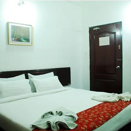 Hotel Theni International Exterior photo