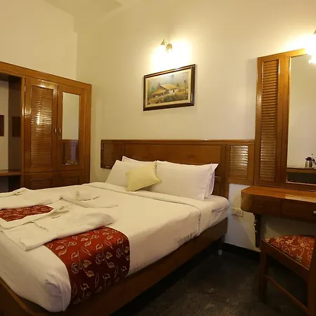 Hotel Theni International Exterior photo