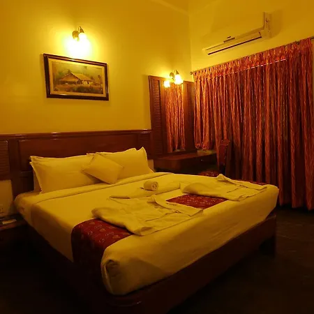 Hotel Theni International Exterior photo