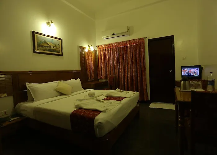 Hotel Theni International