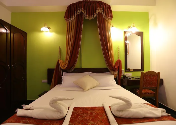 Hotel Theni International