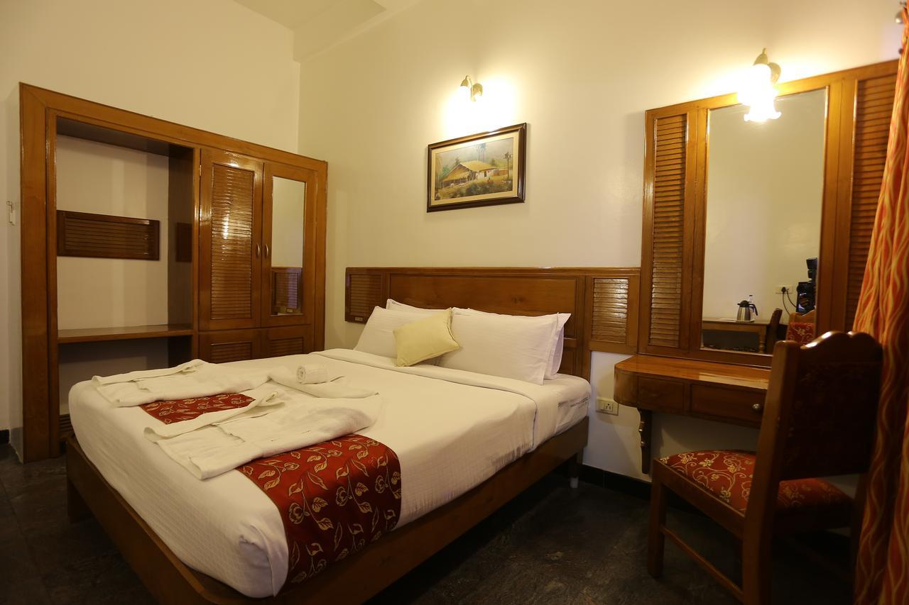 International 3* Theni